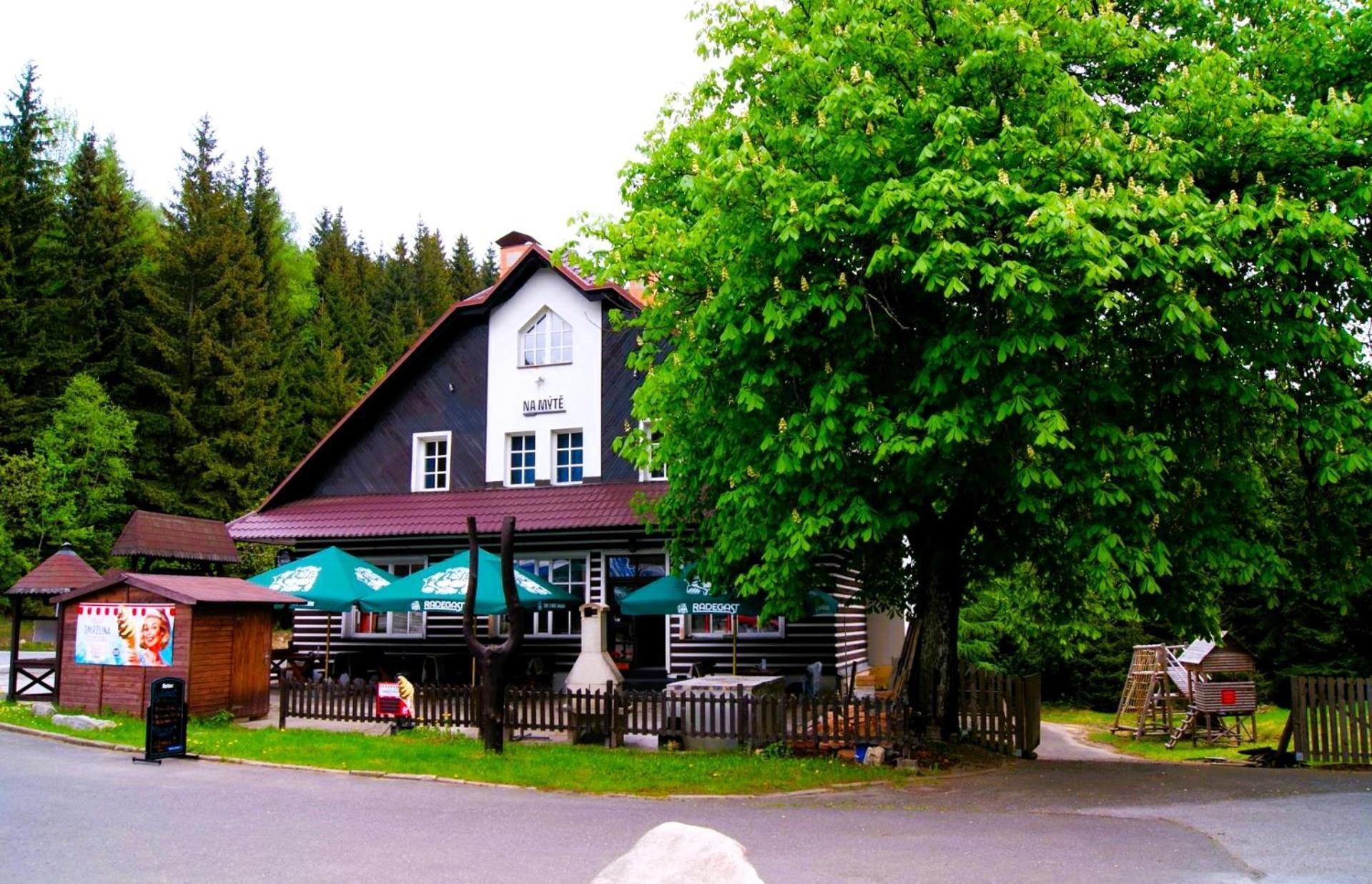 Hotel Hotylek Na Myte Harrachov Exterior foto